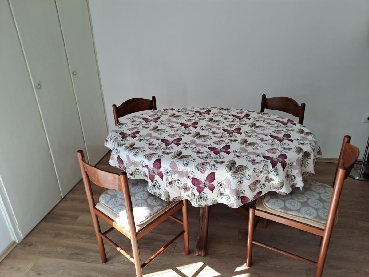 Yulia Apartman Pula Extérieur photo