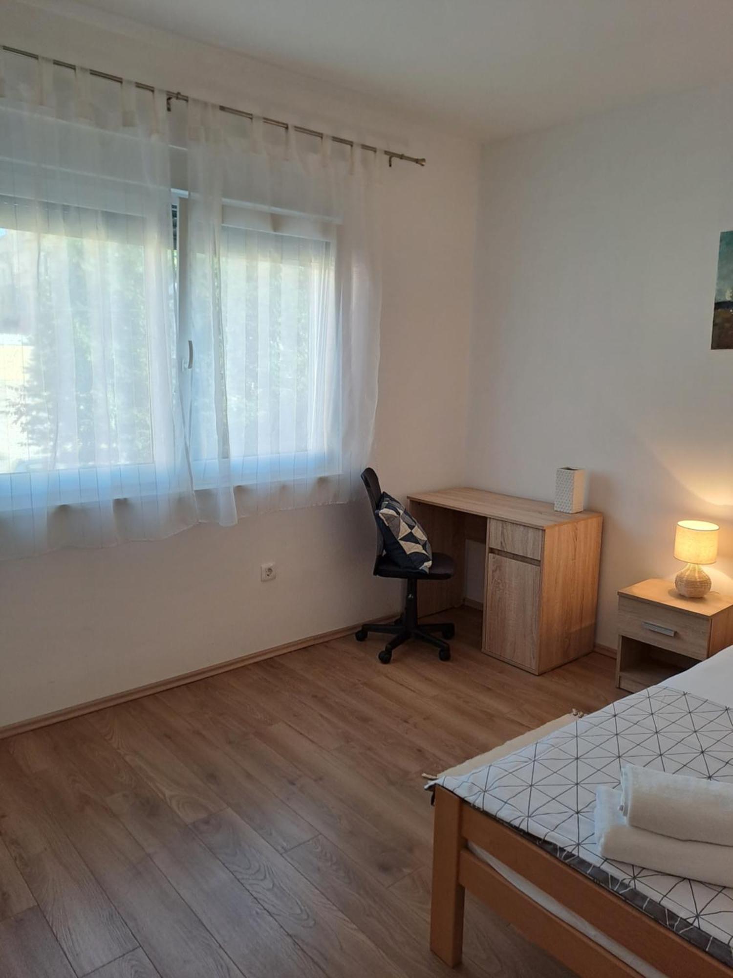 Yulia Apartman Pula Extérieur photo